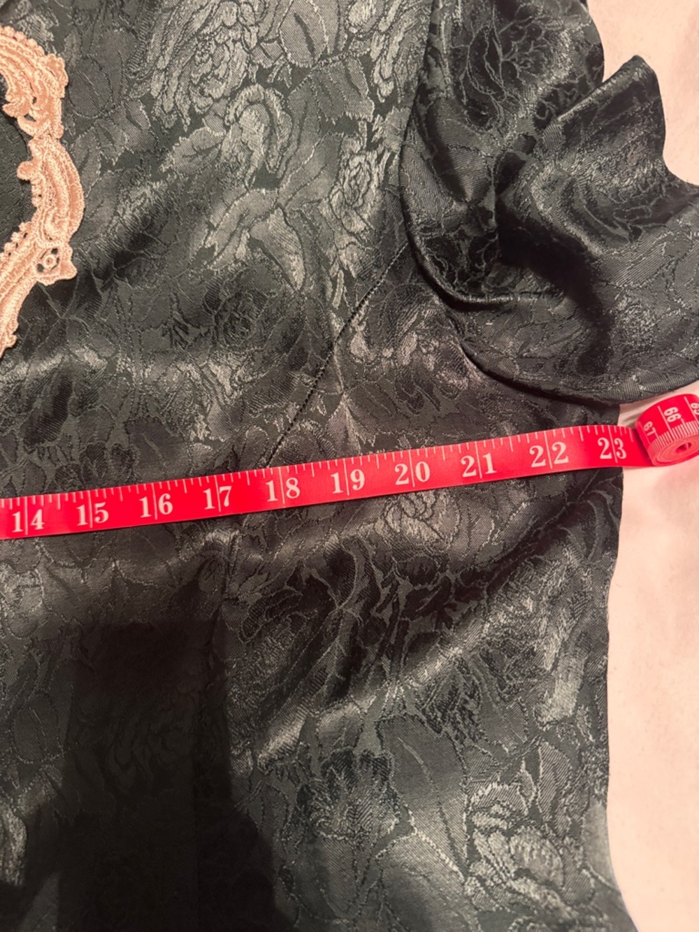 Elegant Hunter Green Dress with Antique White Lace Detail - Picture 10 of 12